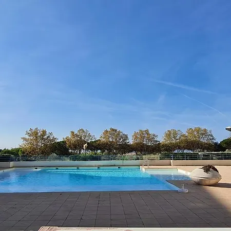Apartment Seaside501 - Completely Renovated, At 5 Minutes Walk From