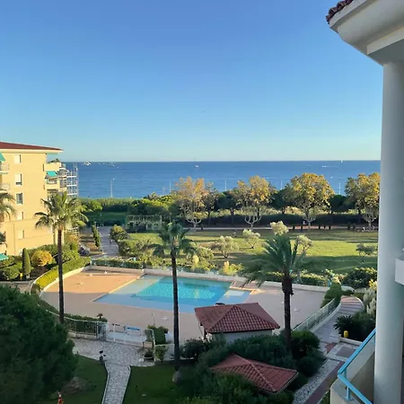 Seaside501 - Completely Renovated, At 5 Minutes Walk From Apartment *