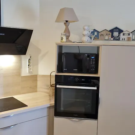 Seaside501 - Completely Renovated, At 5 Minutes Walk From *