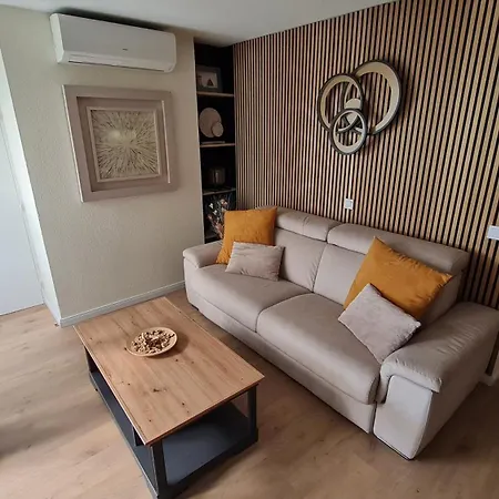 Seaside501 - Completely Renovated, At 5 Minutes Walk From Apartment